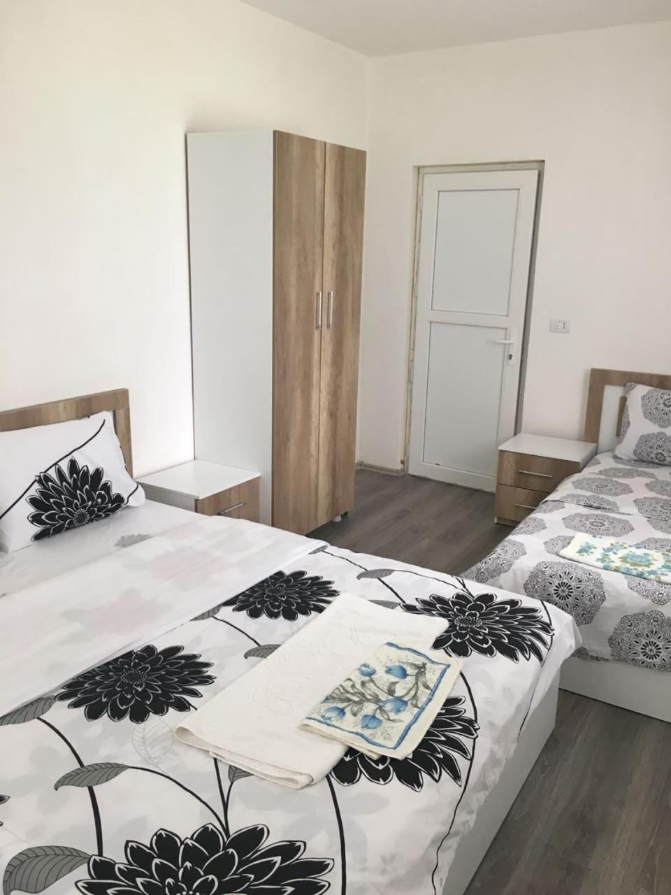 Guesthouse Skender Selimaj 발보너 외부 사진